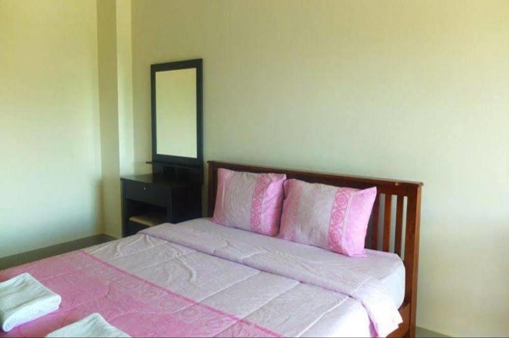Leela Garden Villa Pantai Jomtien Luaran gambar